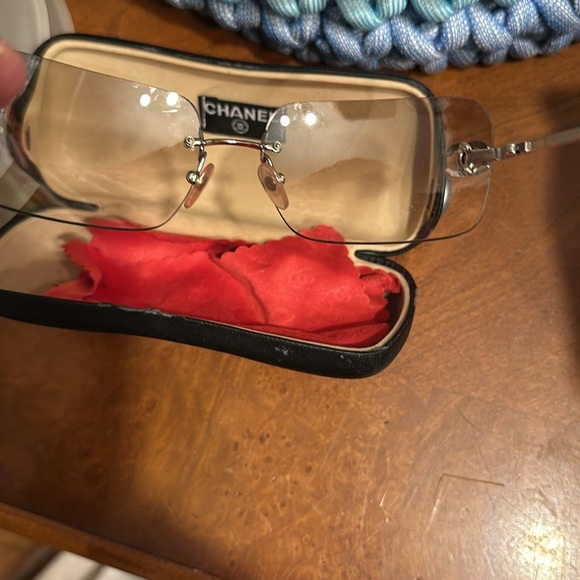 Authentic beautiful vintagee Chanel rimless silver tone gradient gray lens - Picture 6 of 12
